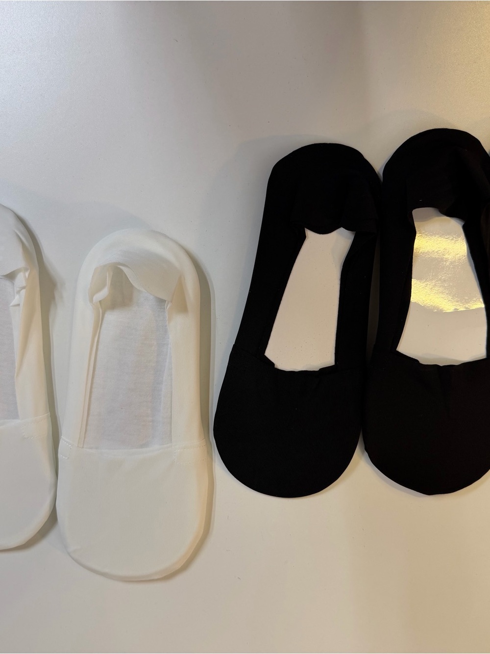 Source Unknown 3 Black and 2 White No-Show Liner Socks